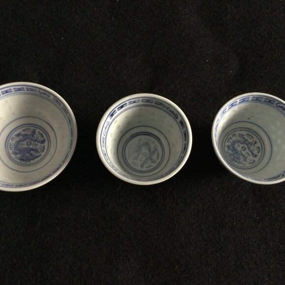 Lot of 5 Vintage Chinese rice eyes grain translucent dragon pattern cups & bowl - Picture 8 of 11